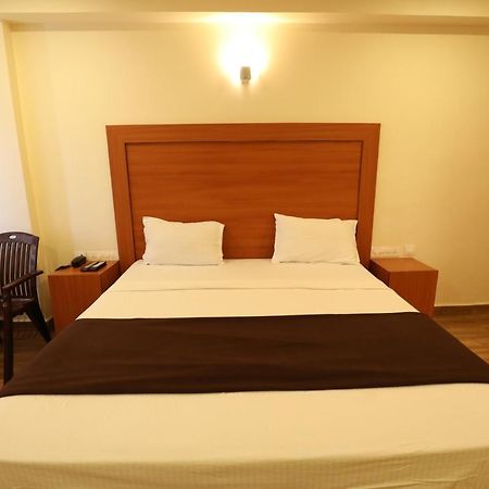 Hotel Rydham マドゥライ エクステリア 写真